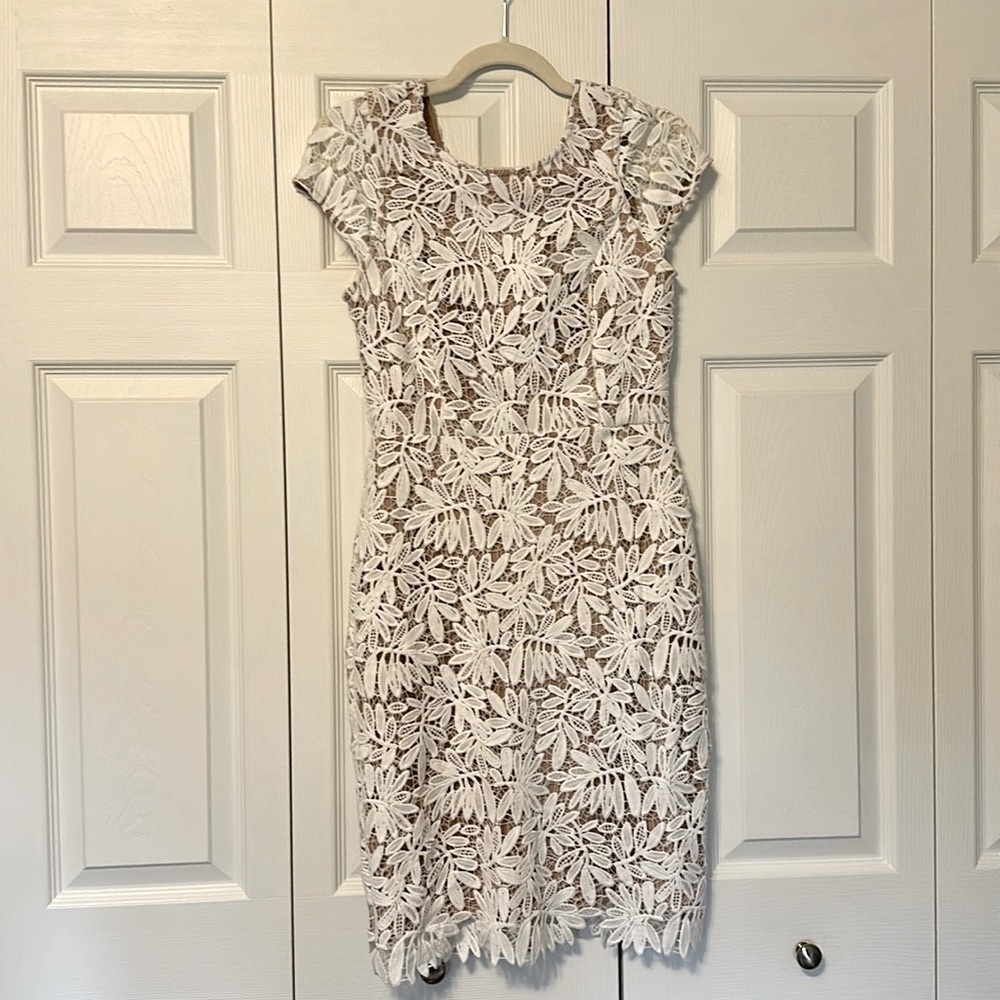 Lulu’s White lace dress
